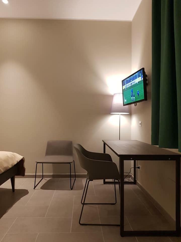 Area 19 Aparthotel Catanzaro Bagian luar foto